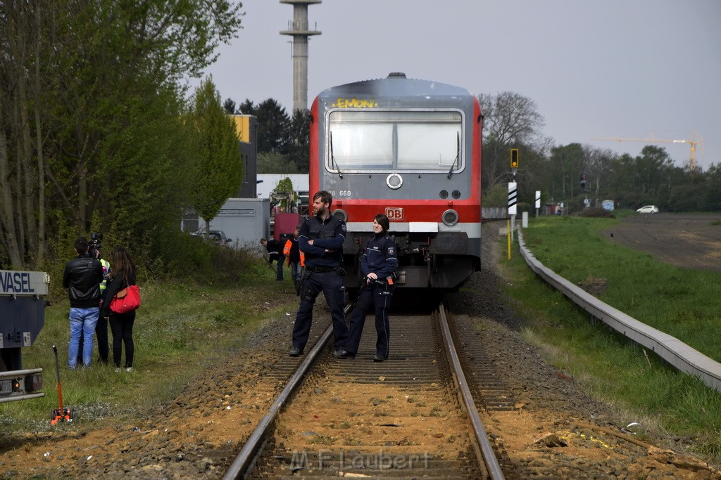 Schwerer VU LKW Zug Bergheim Kenten Koelnerstr P407.JPG - Miklos Laubert